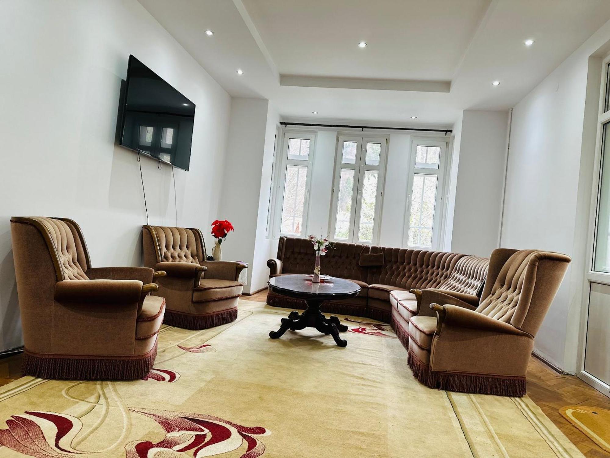 Rapsodia Sinaia Bed & Breakfast Exterior photo